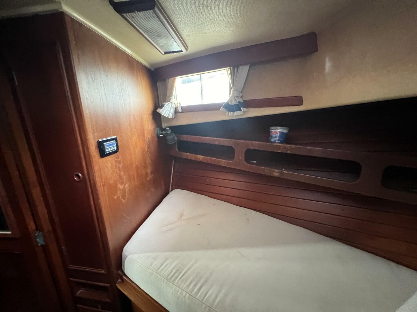 1985 Grand Banks 36 — photo 27