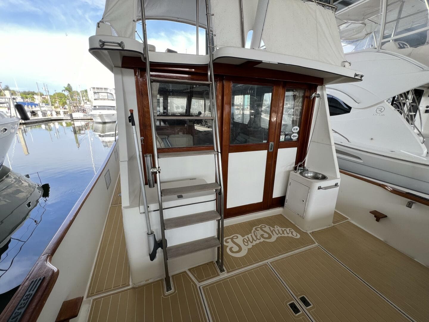 1985 Grand Banks 36 — photo 42