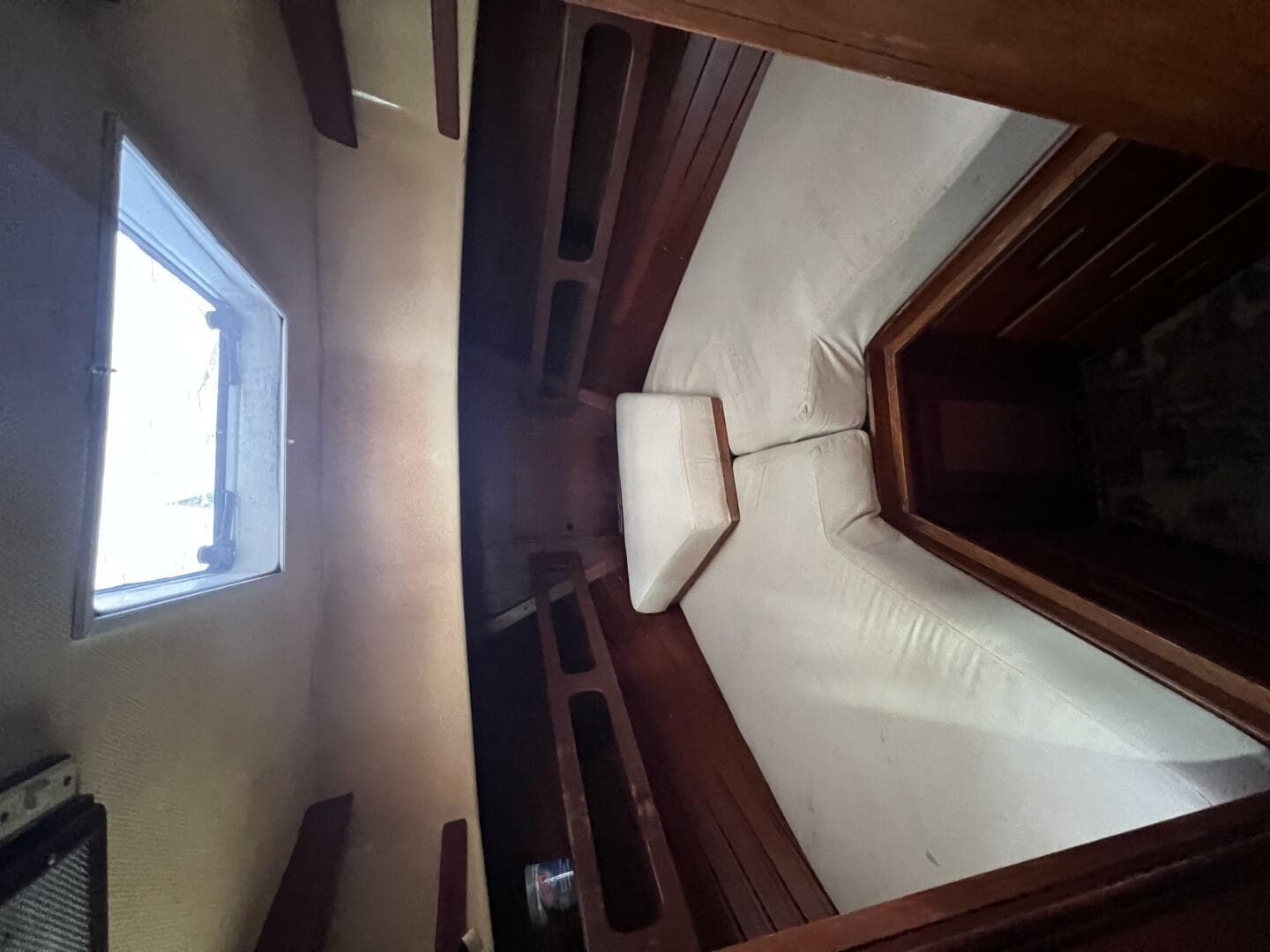 1985 Grand Banks 36 — photo 26