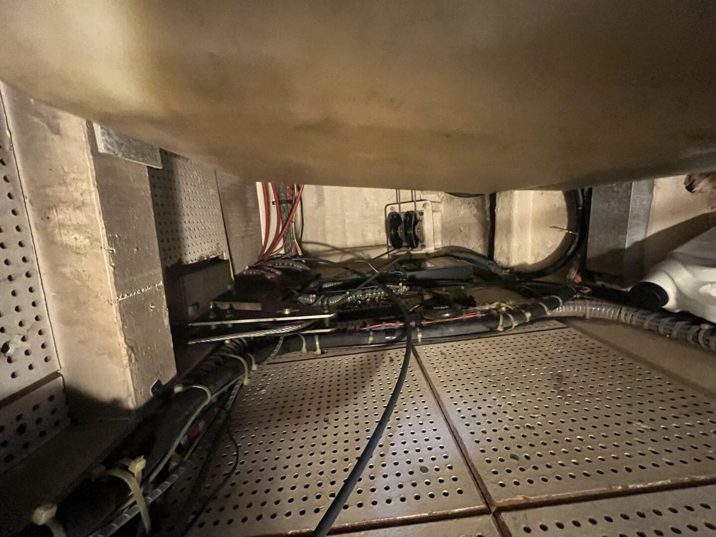 1985 Grand Banks 36 — photo 10