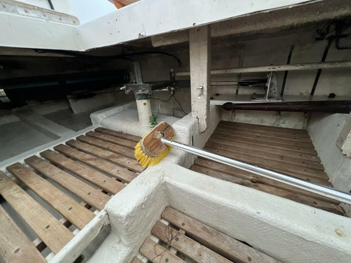 1985 Grand Banks 36 — photo 40