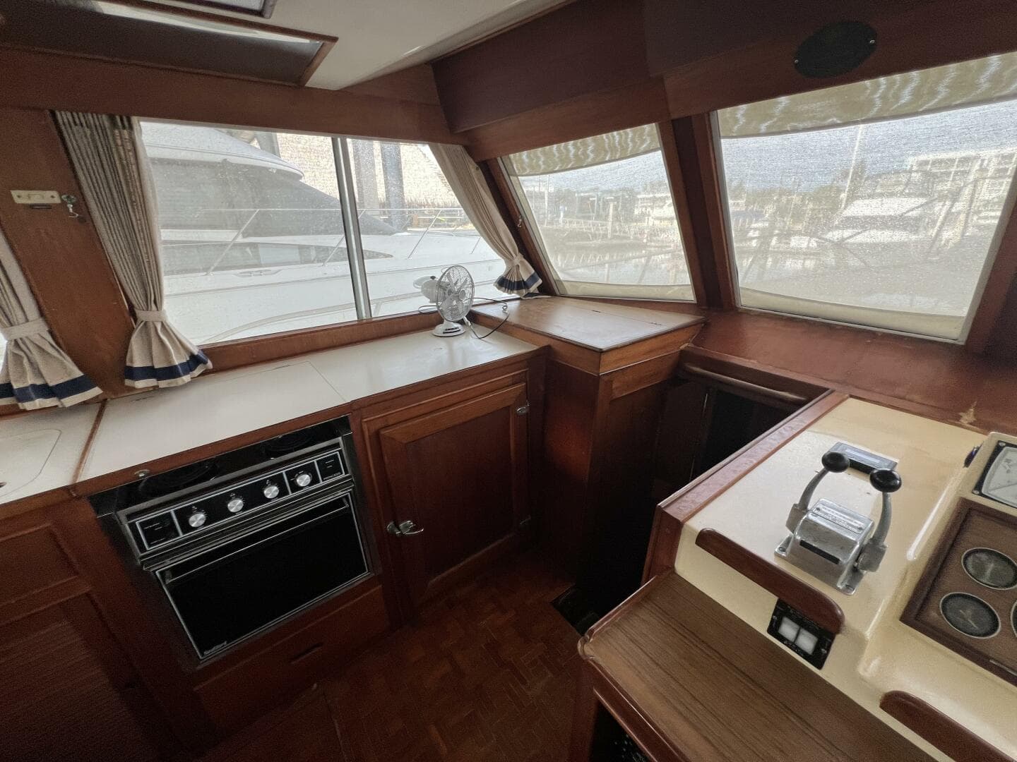 1985 Grand Banks 36 — photo 19