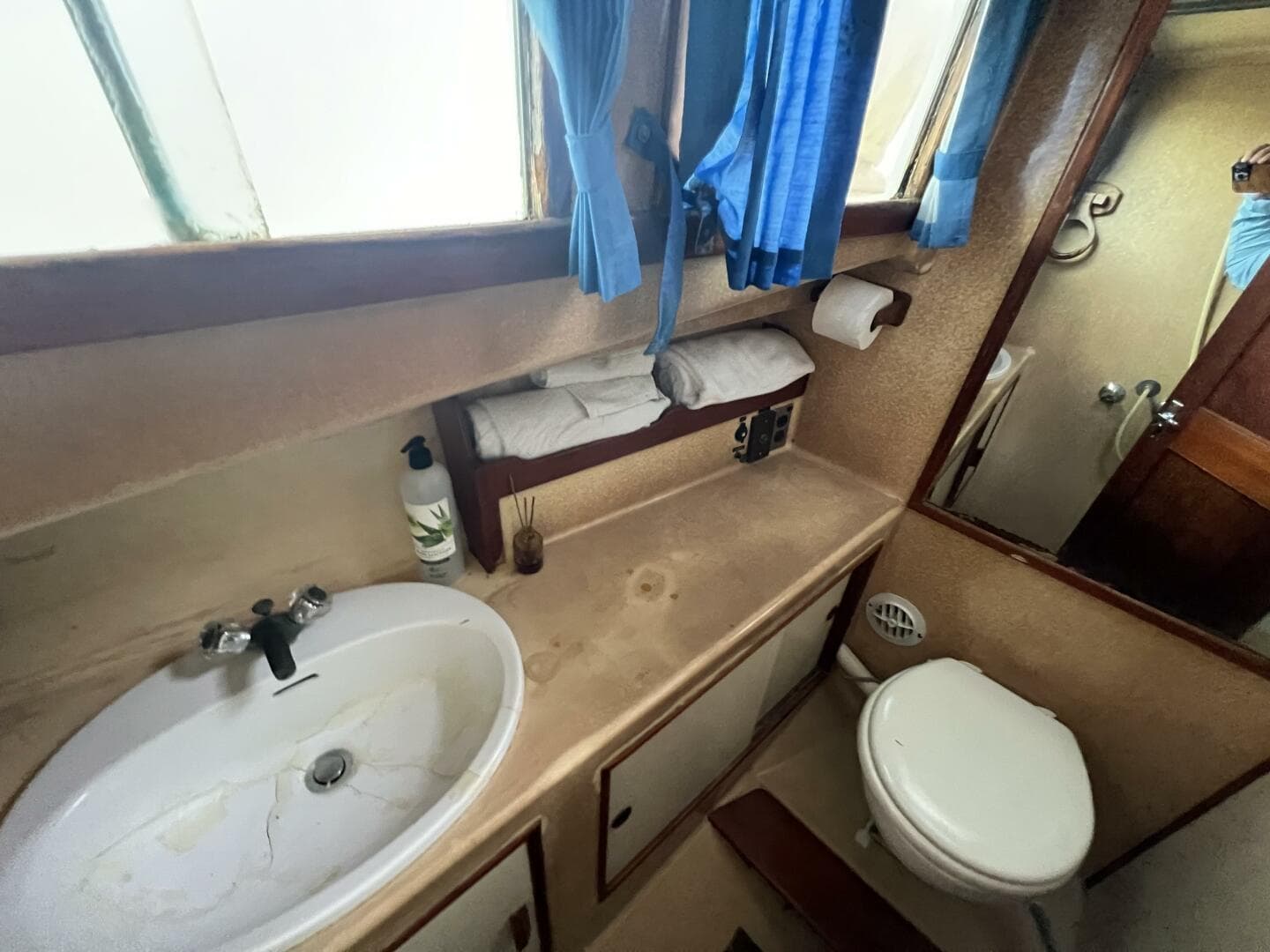 1985 Grand Banks 36 — photo 24