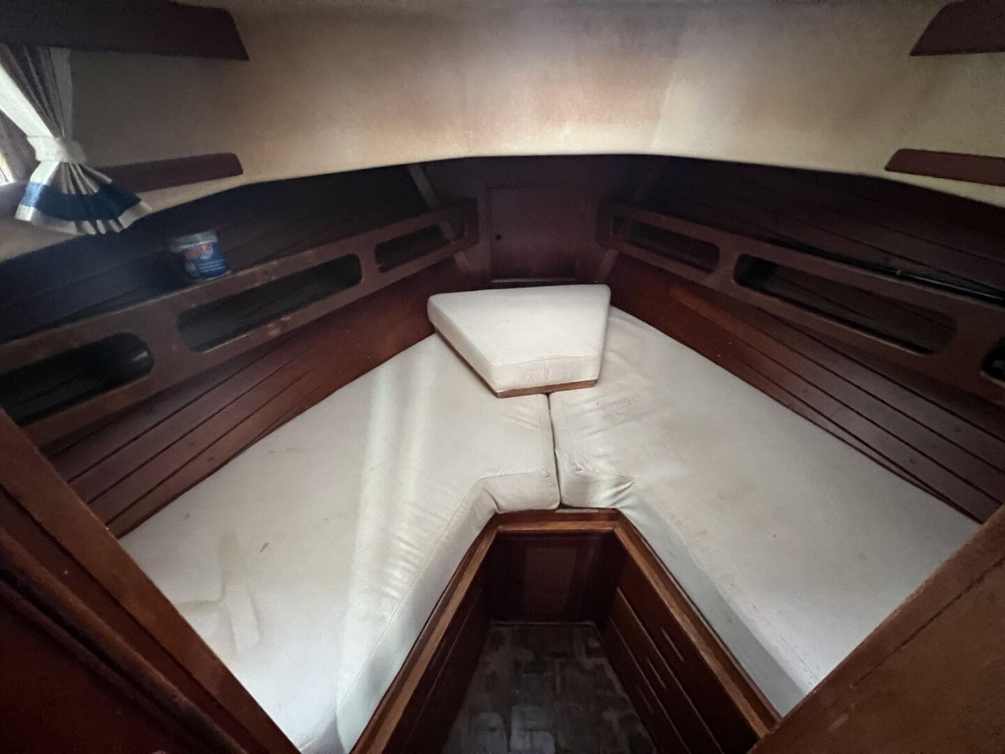 1985 Grand Banks 36 — photo 25