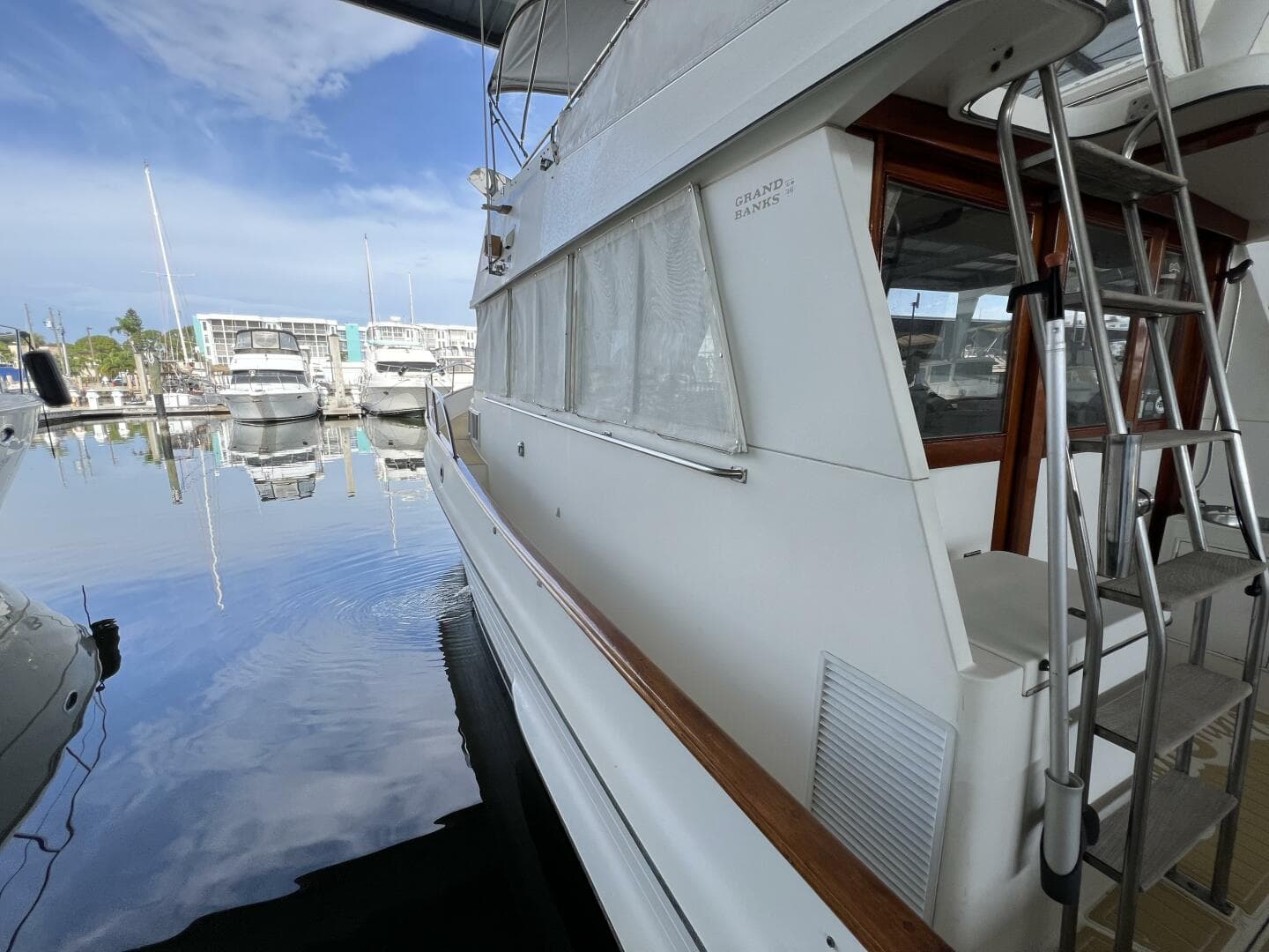 1985 Grand Banks 36 — photo 43