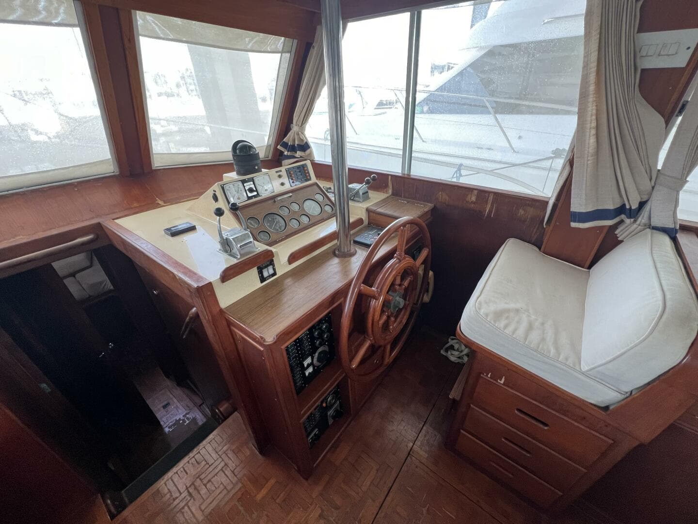 1985 Grand Banks 36 — photo 15