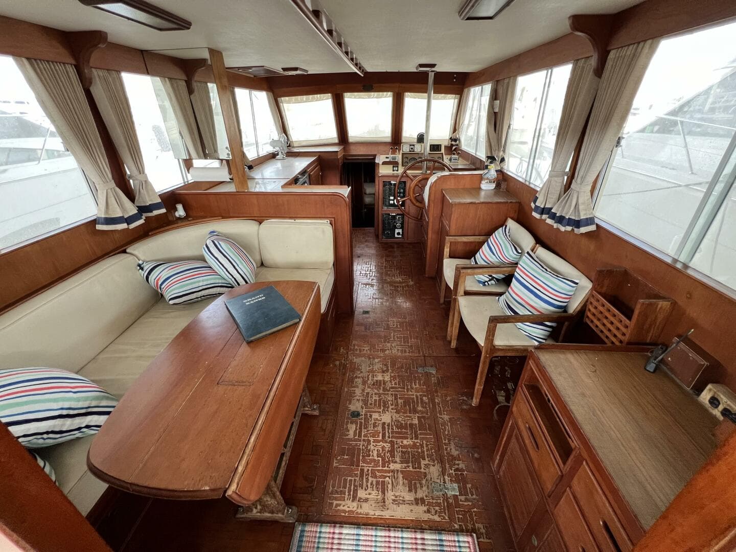 1985 Grand Banks 36 — photo 31