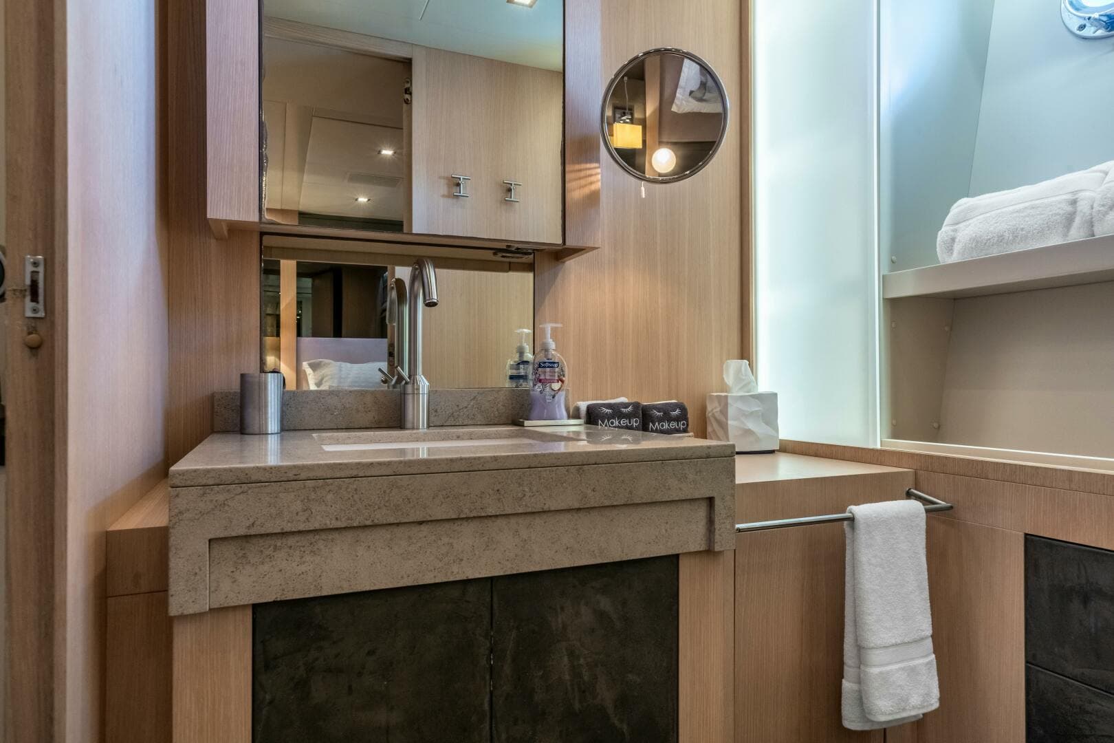 2005 Overmarine Mangusta 108 — photo 39