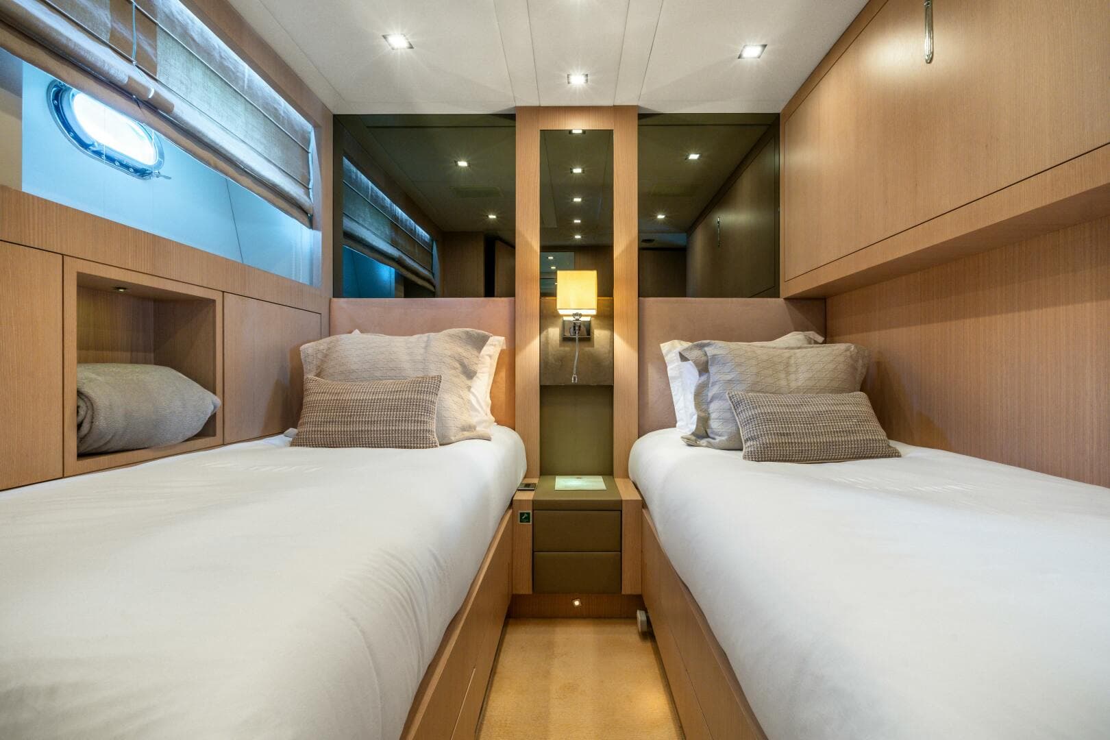 2005 Overmarine Mangusta 108 — photo 38