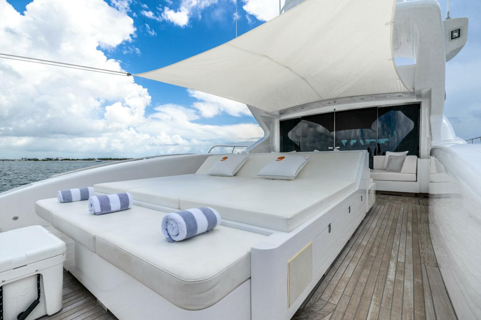 2005 Overmarine Mangusta 108 — photo 10