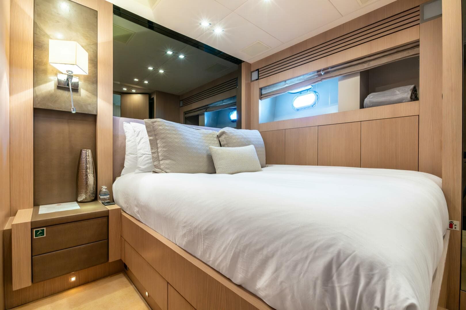 2005 Overmarine Mangusta 108 — photo 35