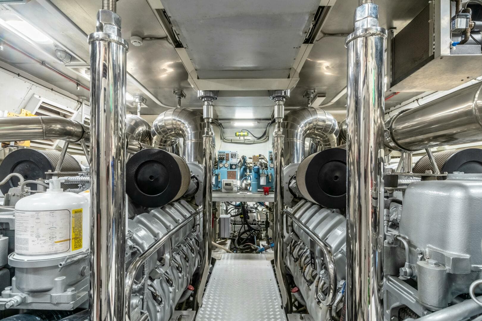 2005 Overmarine Mangusta 108 — photo 47