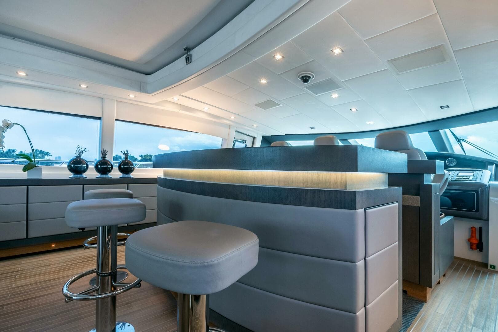 2005 Overmarine Mangusta 108 — photo 18