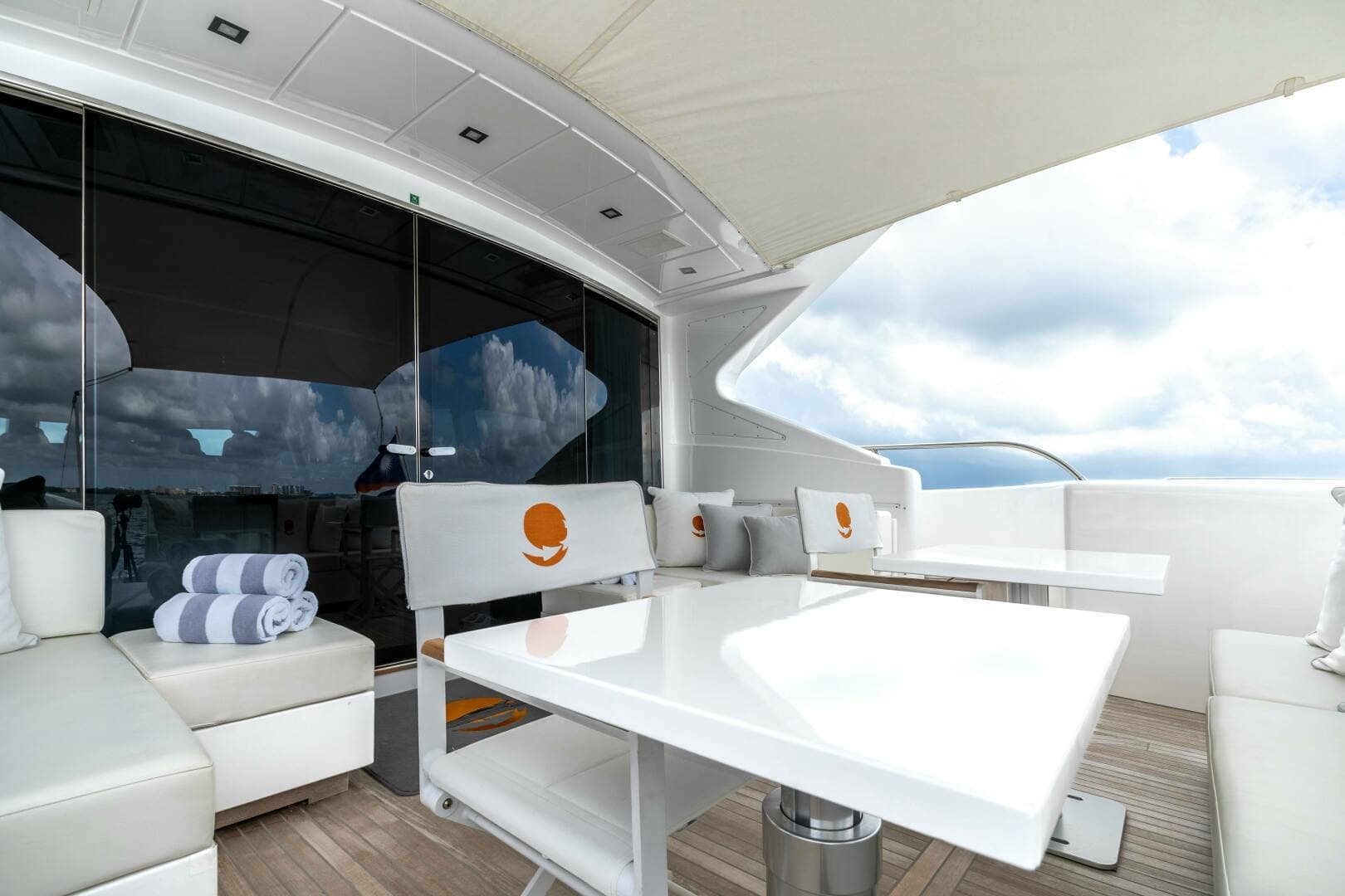 2005 Overmarine Mangusta 108 — photo 5