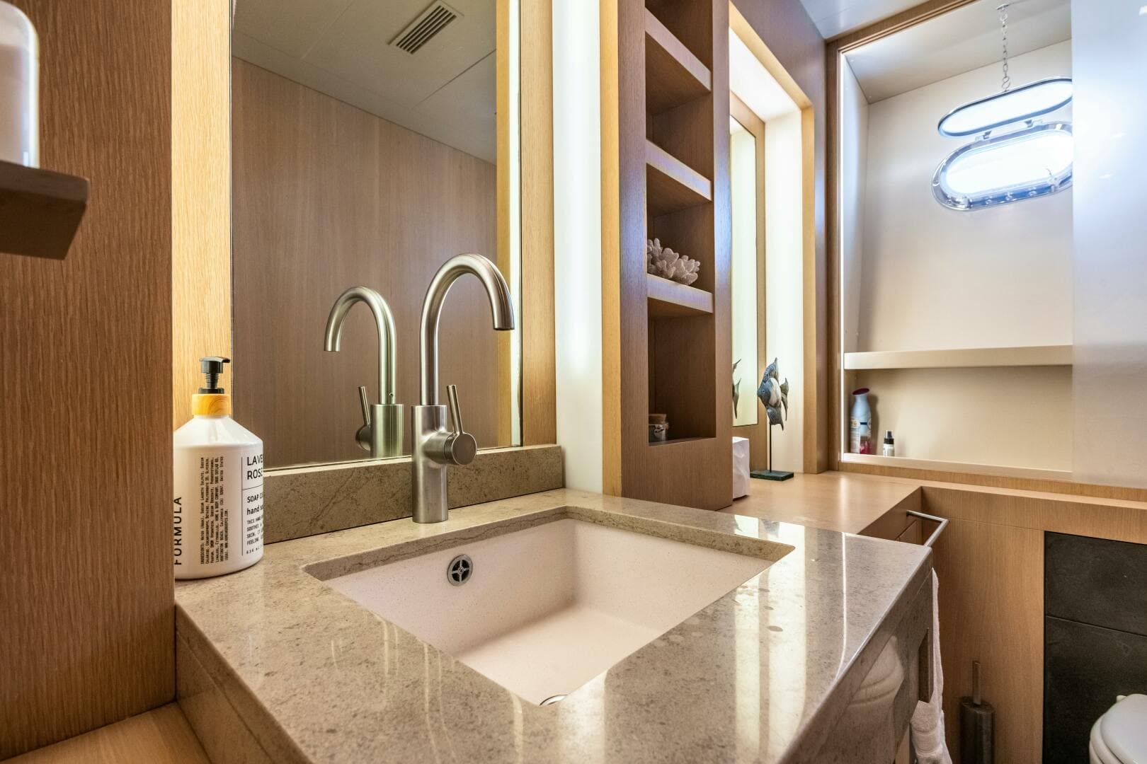 2005 Overmarine Mangusta 108 — photo 34