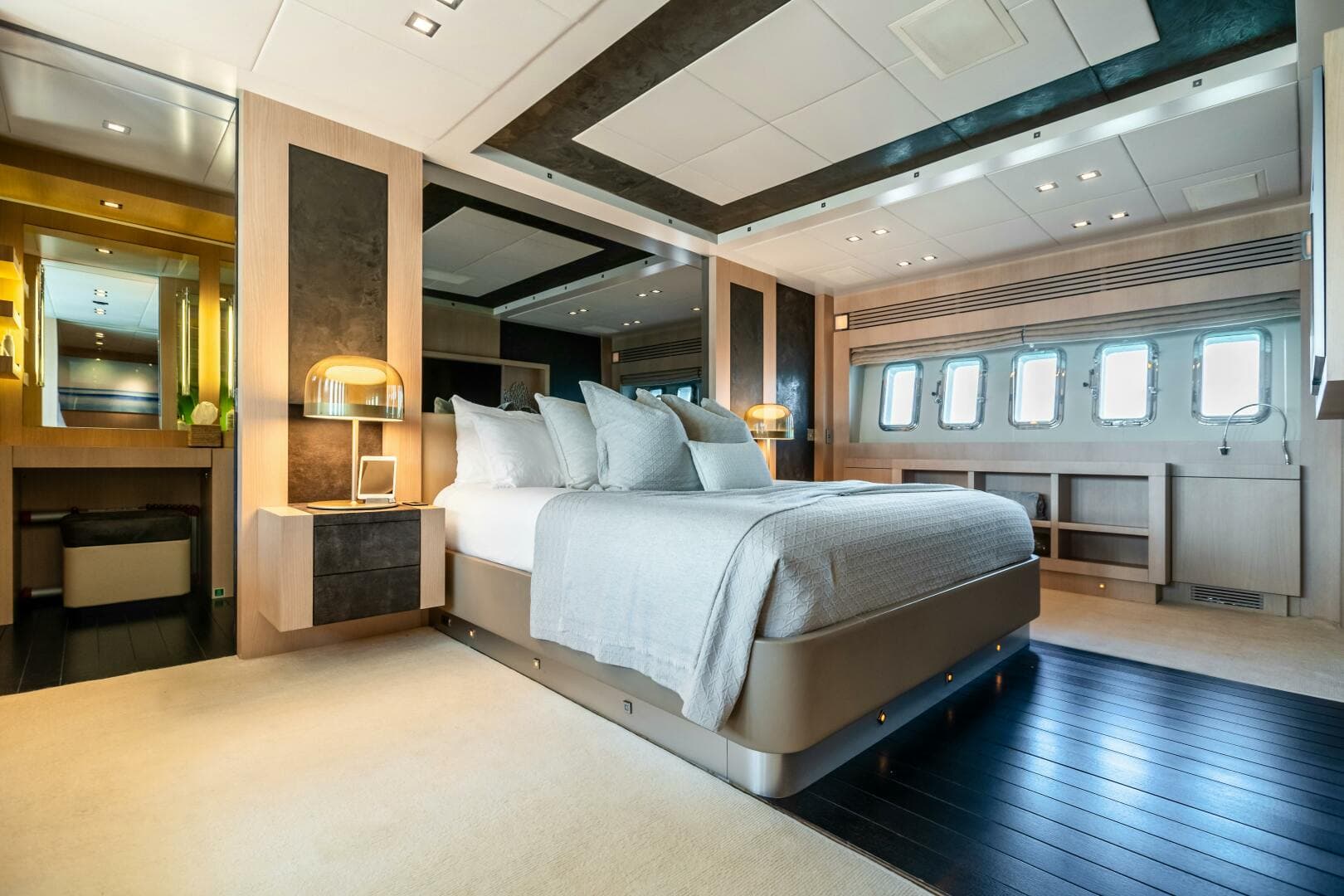 2005 Overmarine Mangusta 108 — photo 25