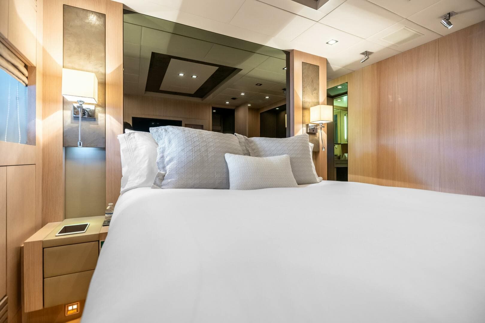 2005 Overmarine Mangusta 108 — photo 33