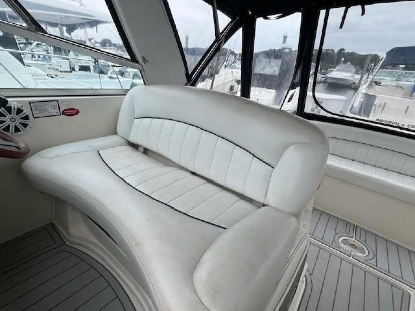 2000 Rinker 342 Fiesta Vee — photo 10