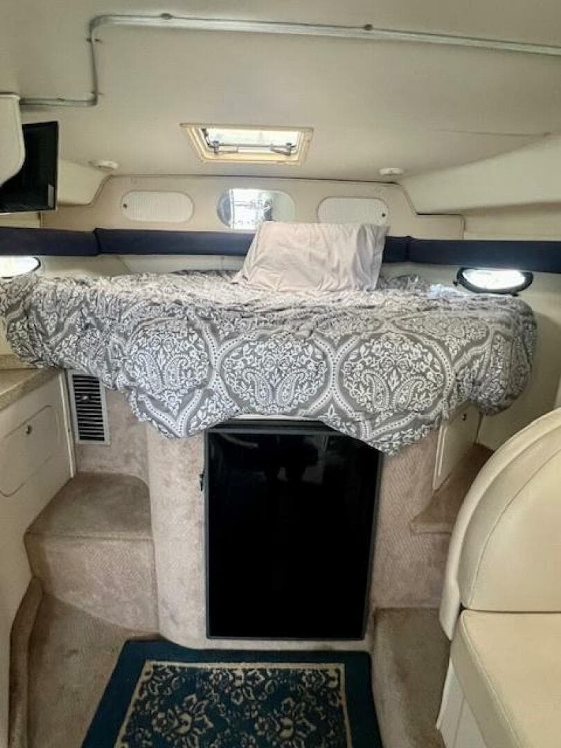 2000 Rinker 342 Fiesta Vee — photo 12