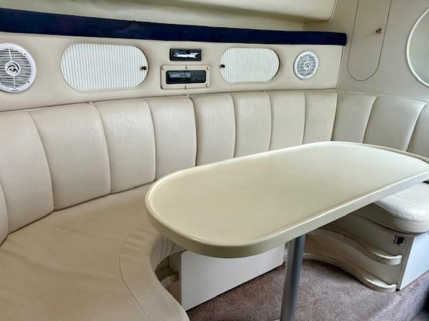 2000 Rinker 342 Fiesta Vee — photo 14