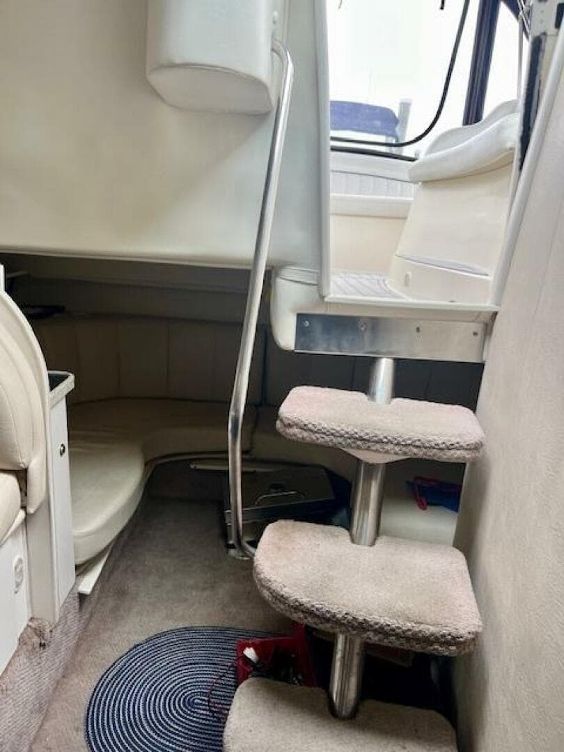 2000 Rinker 342 Fiesta Vee — photo 16