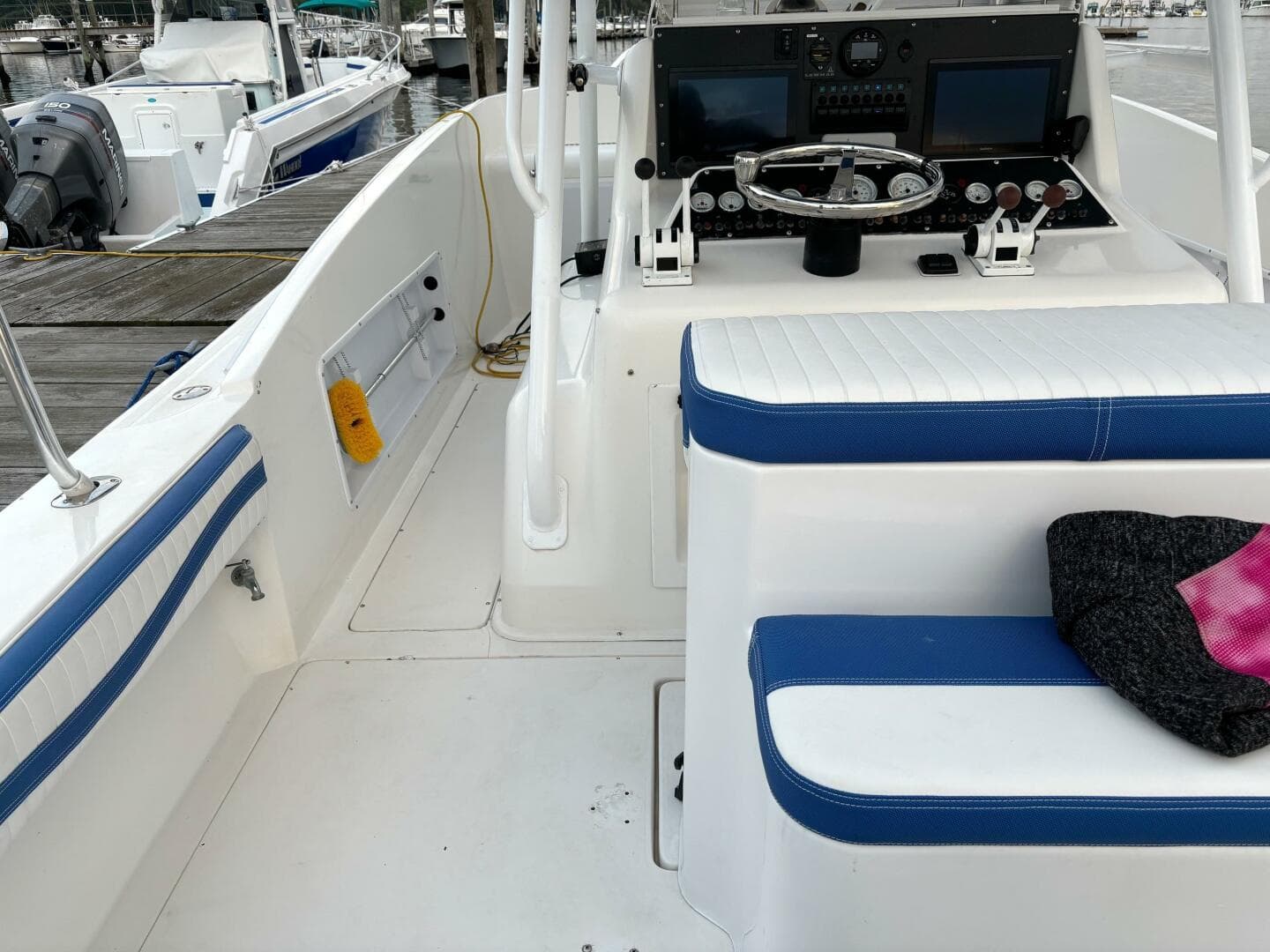 2000 Strike Center Console — photo 9