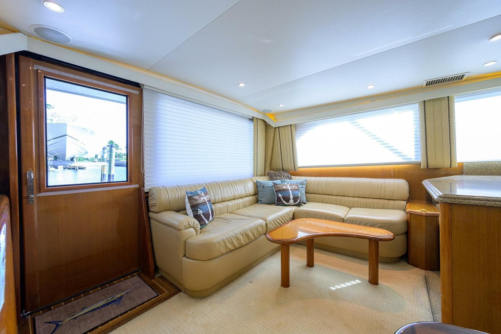 2000 Viking 50 Convertible — photo 9