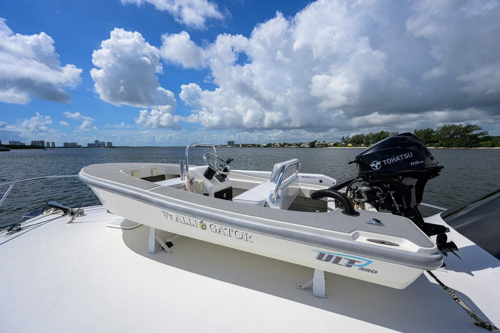 2000 Viking 50 Convertible — photo 32