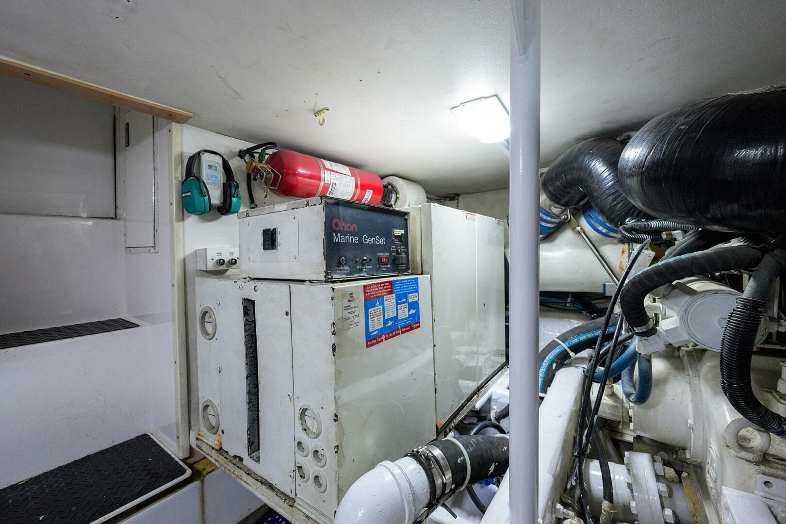 2000 Viking 50 Convertible — photo 53