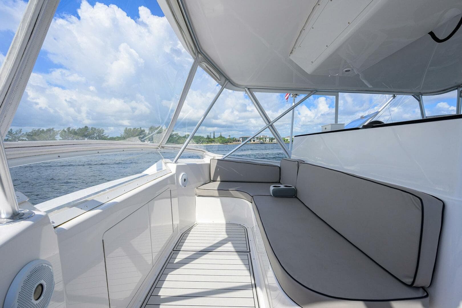 2000 Viking 50 Convertible — photo 35