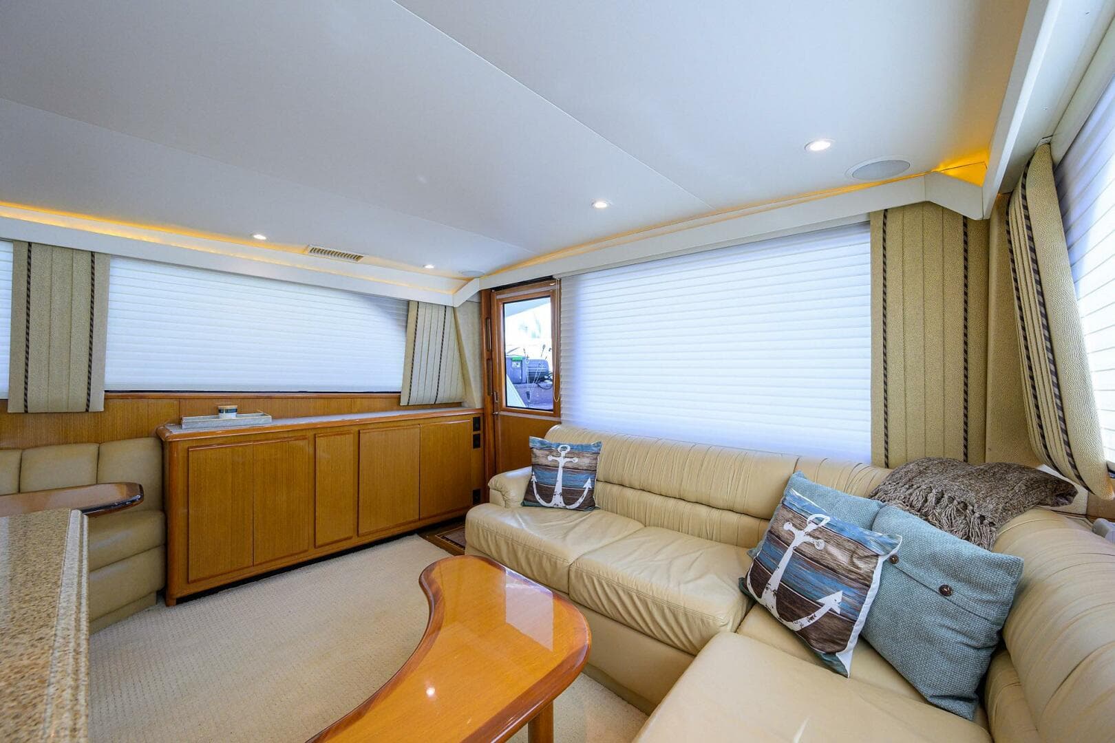 2000 Viking 50 Convertible — photo 8