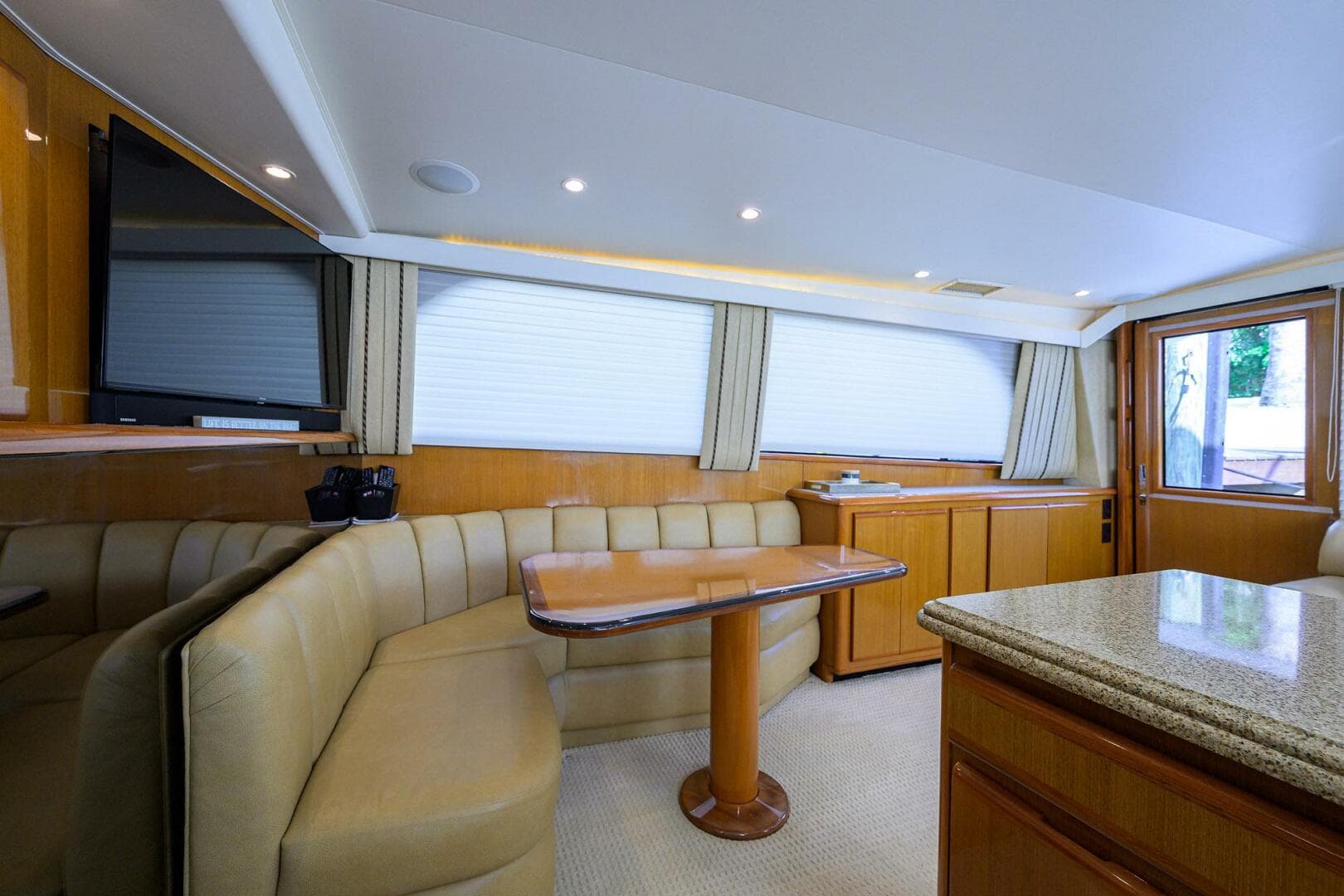 2000 Viking 50 Convertible — photo 14