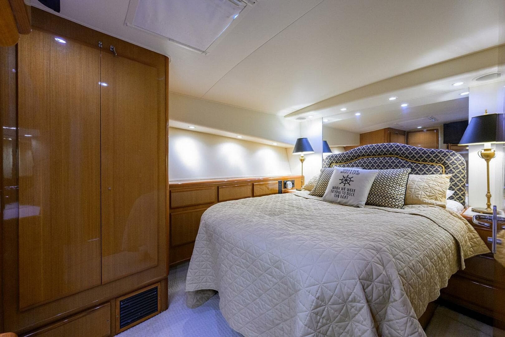 2000 Viking 50 Convertible — photo 16