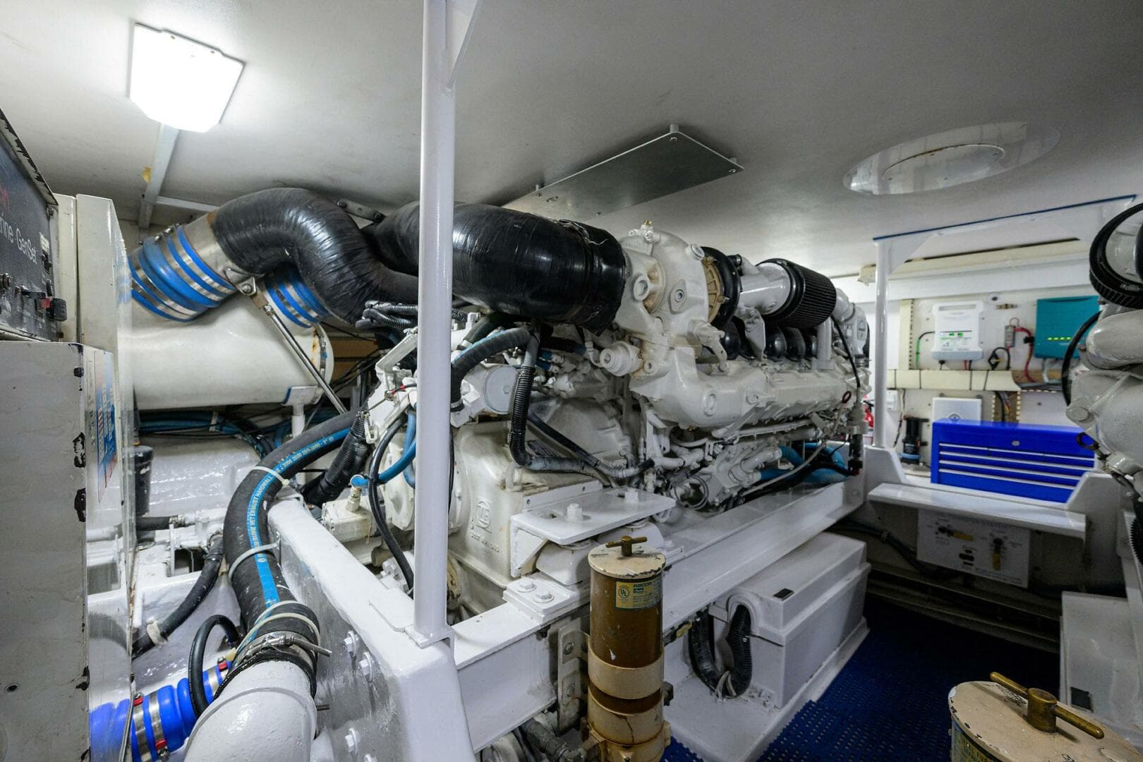 2000 Viking 50 Convertible — photo 52