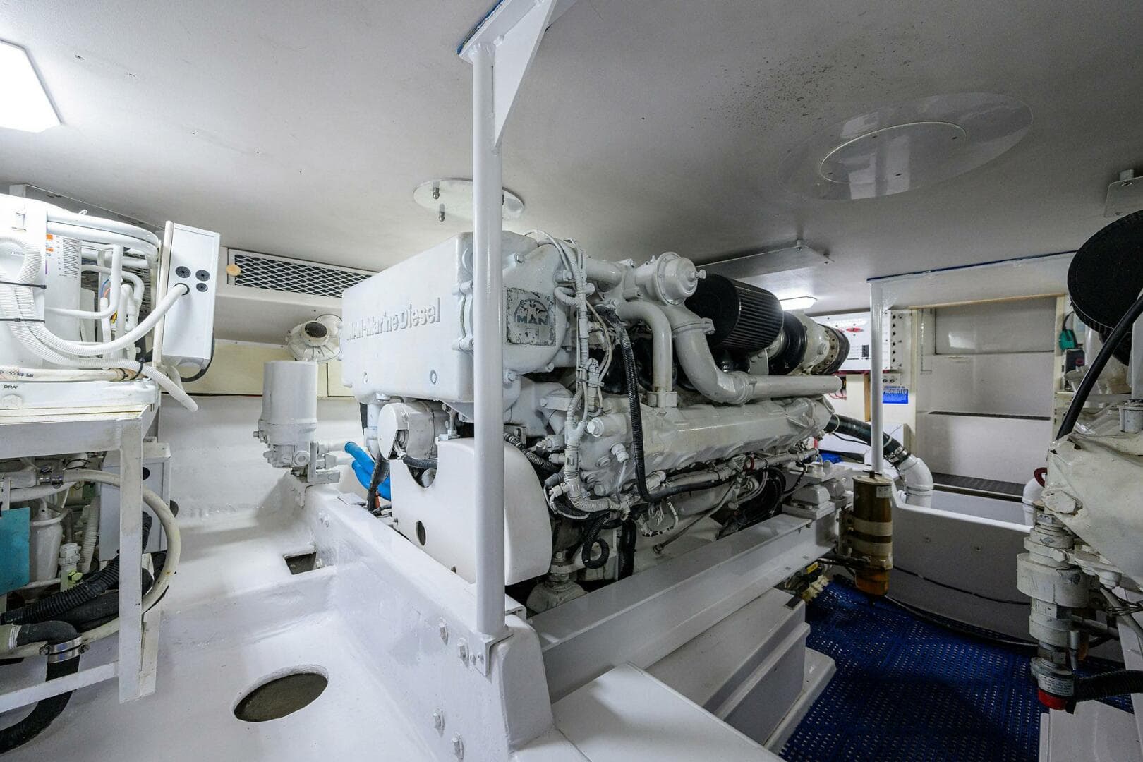 2000 Viking 50 Convertible — photo 56