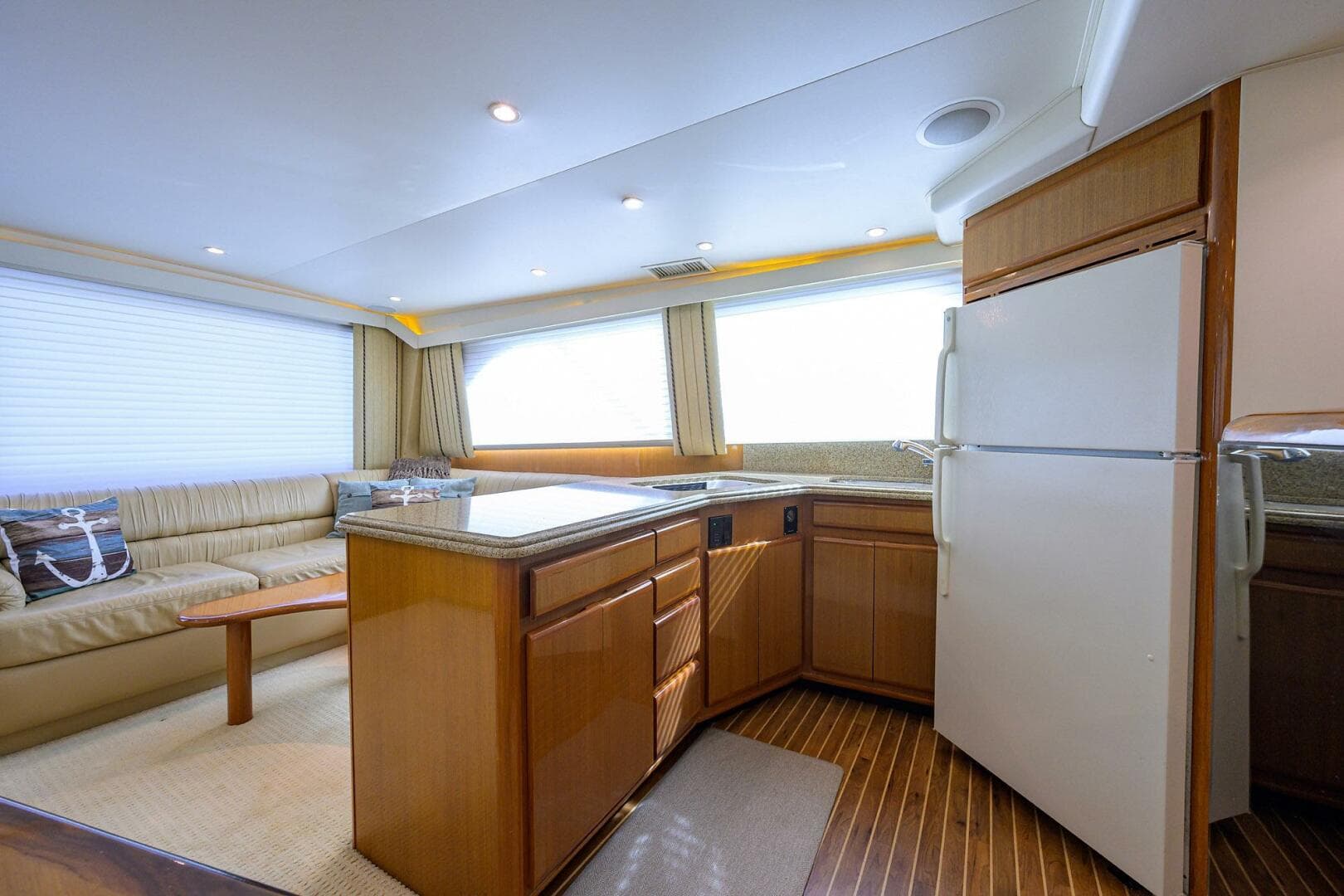 2000 Viking 50 Convertible — photo 12