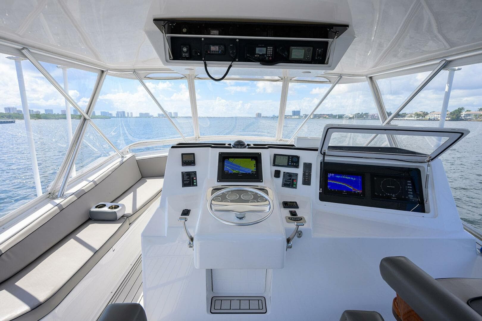 2000 Viking 50 Convertible — photo 40