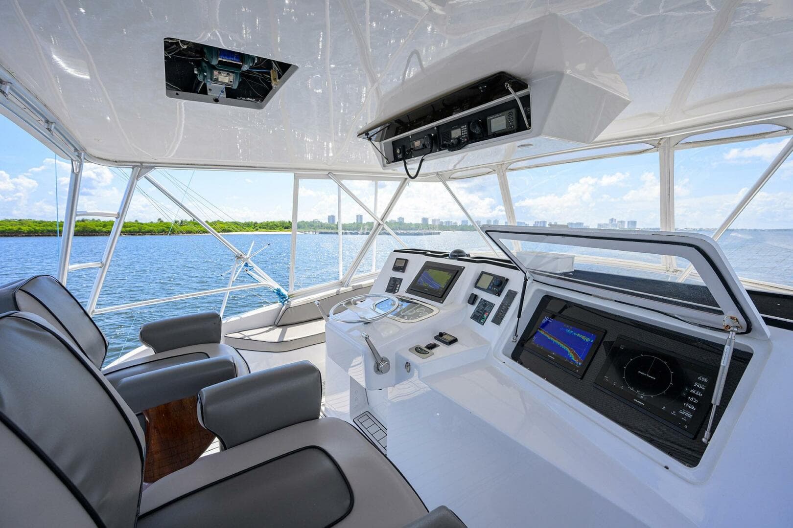 2000 Viking 50 Convertible — photo 41