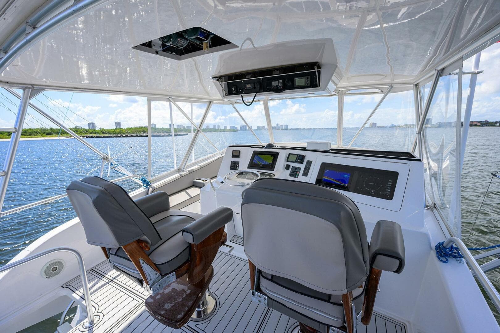 2000 Viking 50 Convertible — photo 39