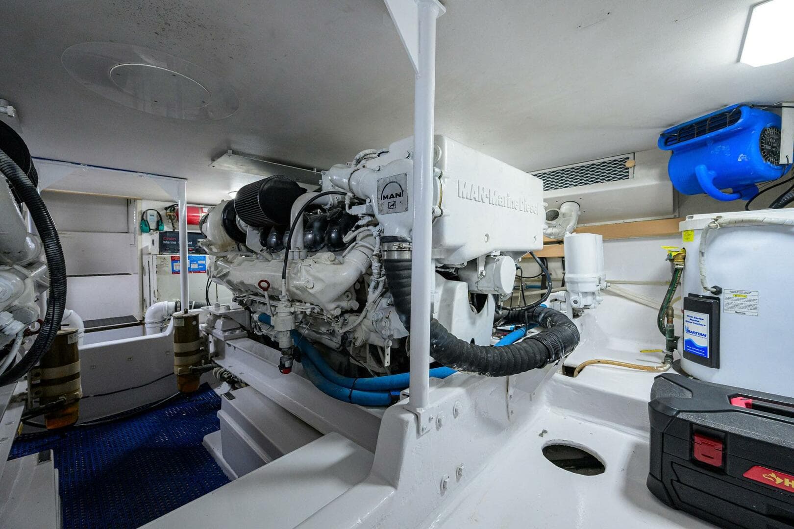 2000 Viking 50 Convertible — photo 58