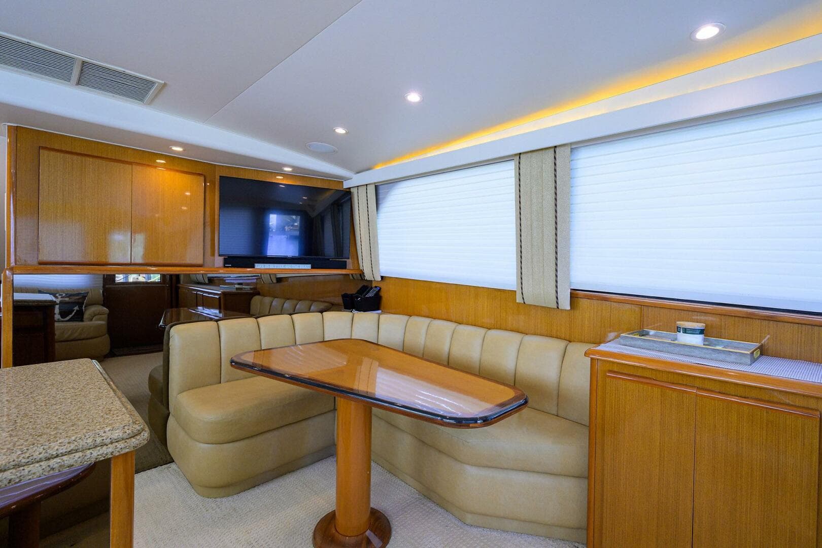 2000 Viking 50 Convertible — photo 15