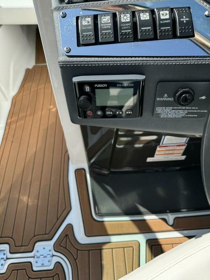 2017 Monterey 278 SS — photo 11