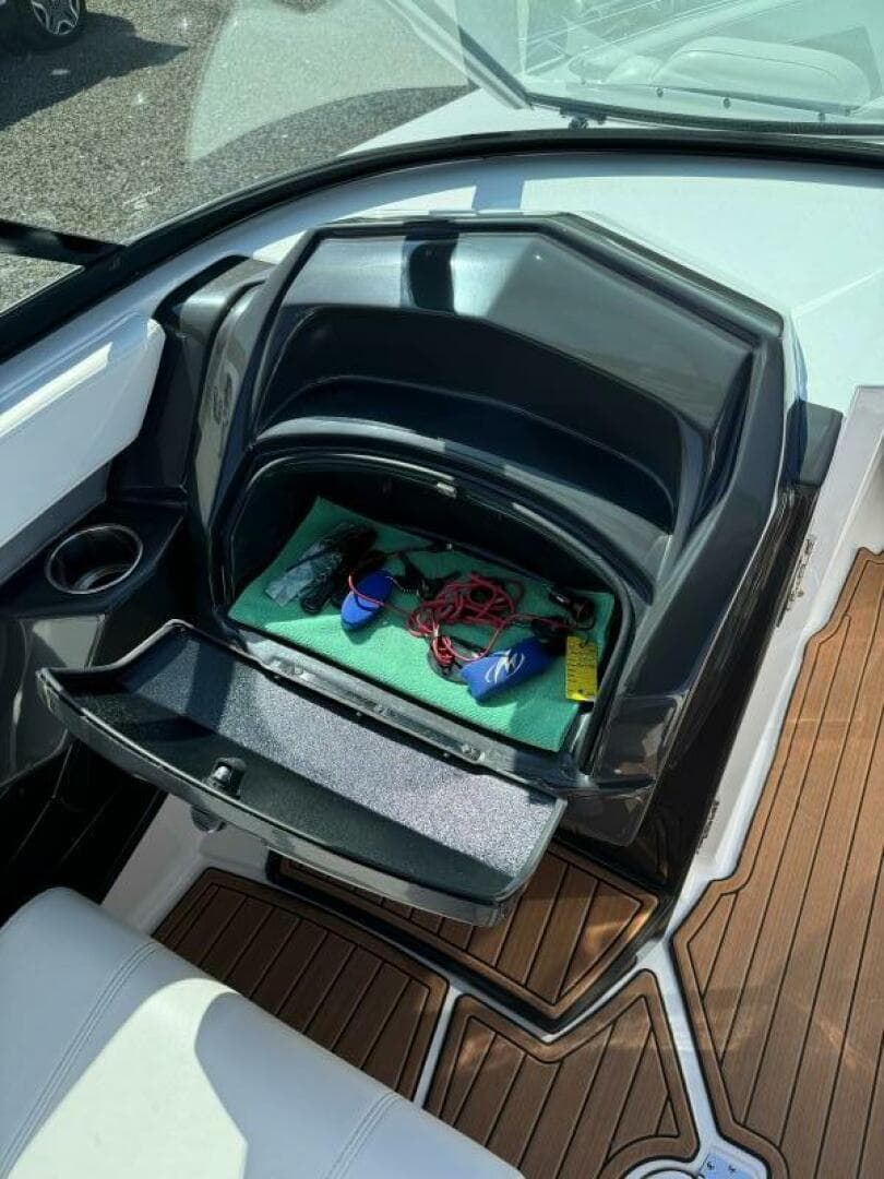 2017 Monterey 278 SS — photo 15