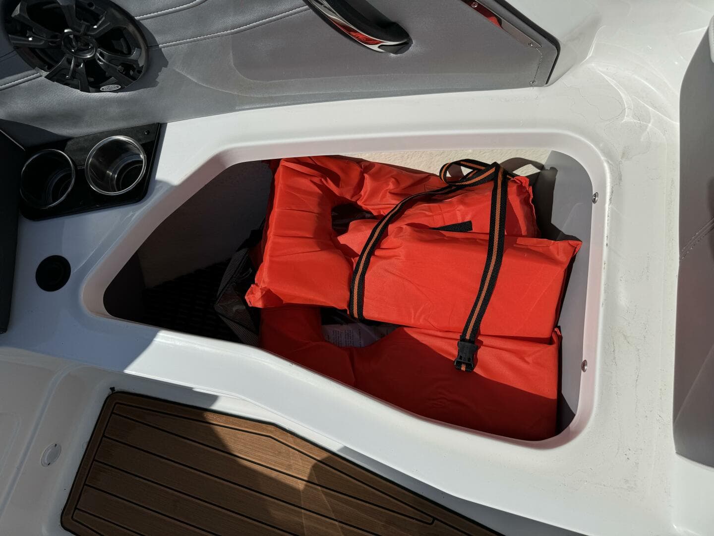 2017 Monterey 278 SS — photo 29