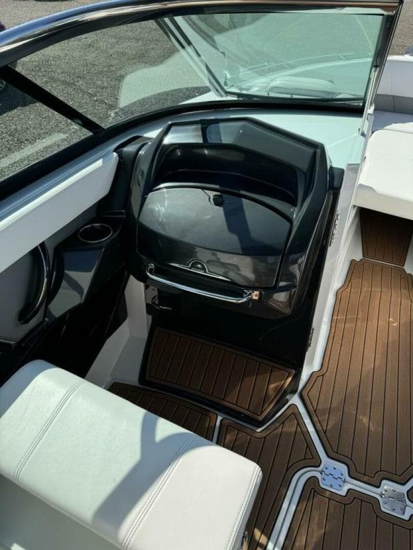 2017 Monterey 278 SS — photo 10