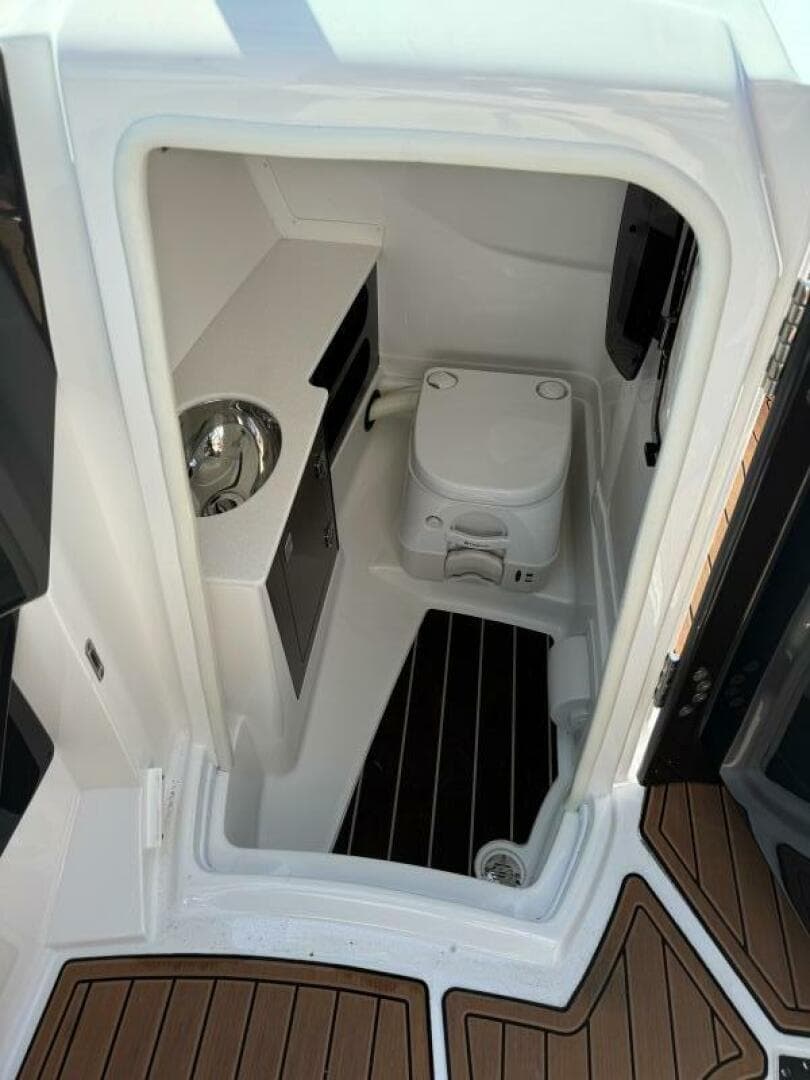 2017 Monterey 278 SS — photo 14