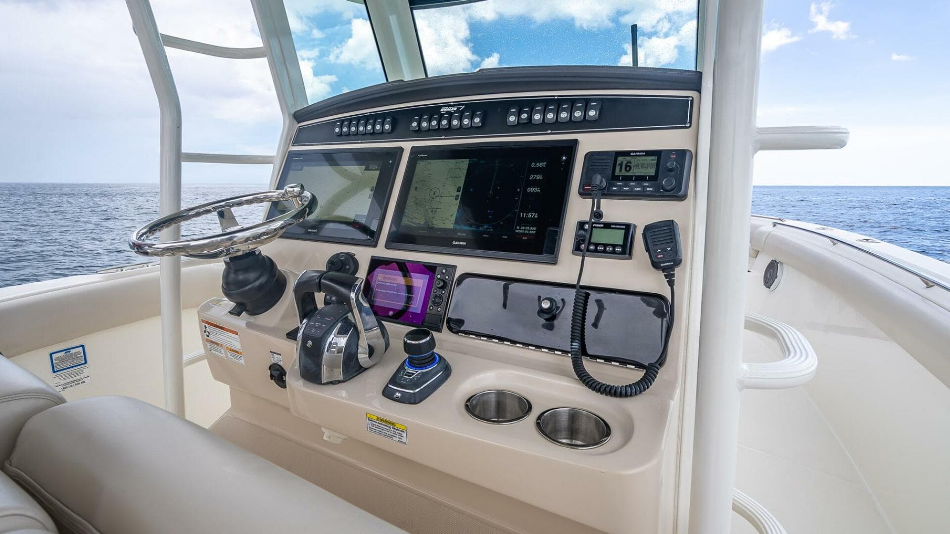 2017 Boston Whaler 330 Outrage — photo 29