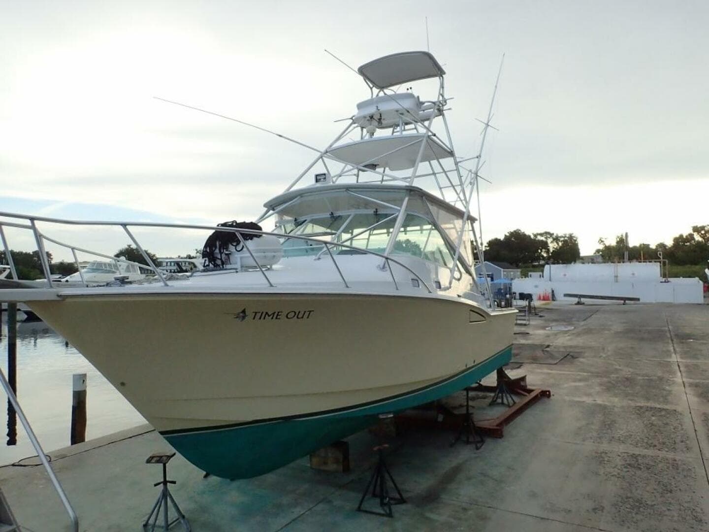2000 Cabo 35 Express — photo 20