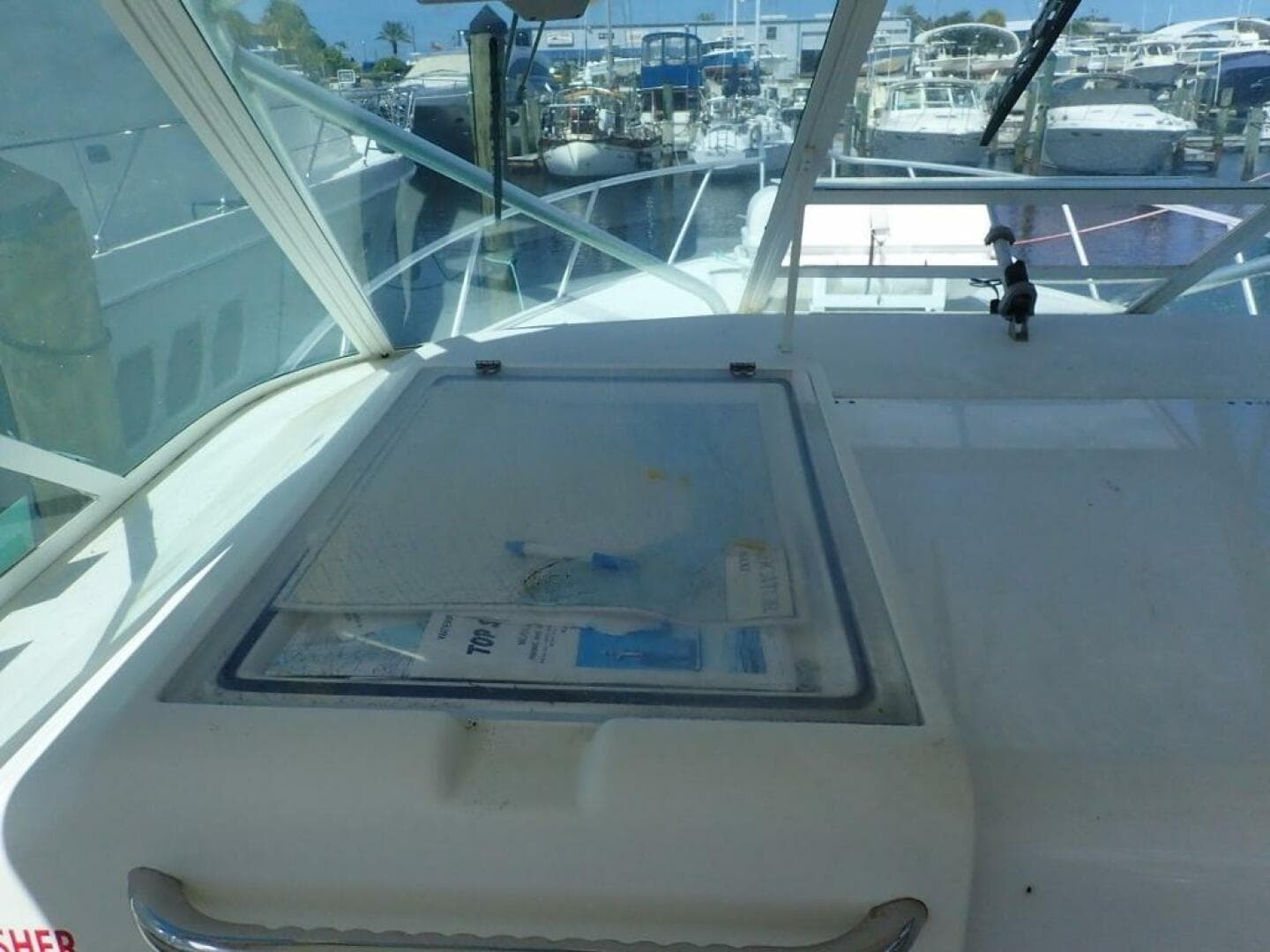 2000 Cabo 35 Express — photo 9