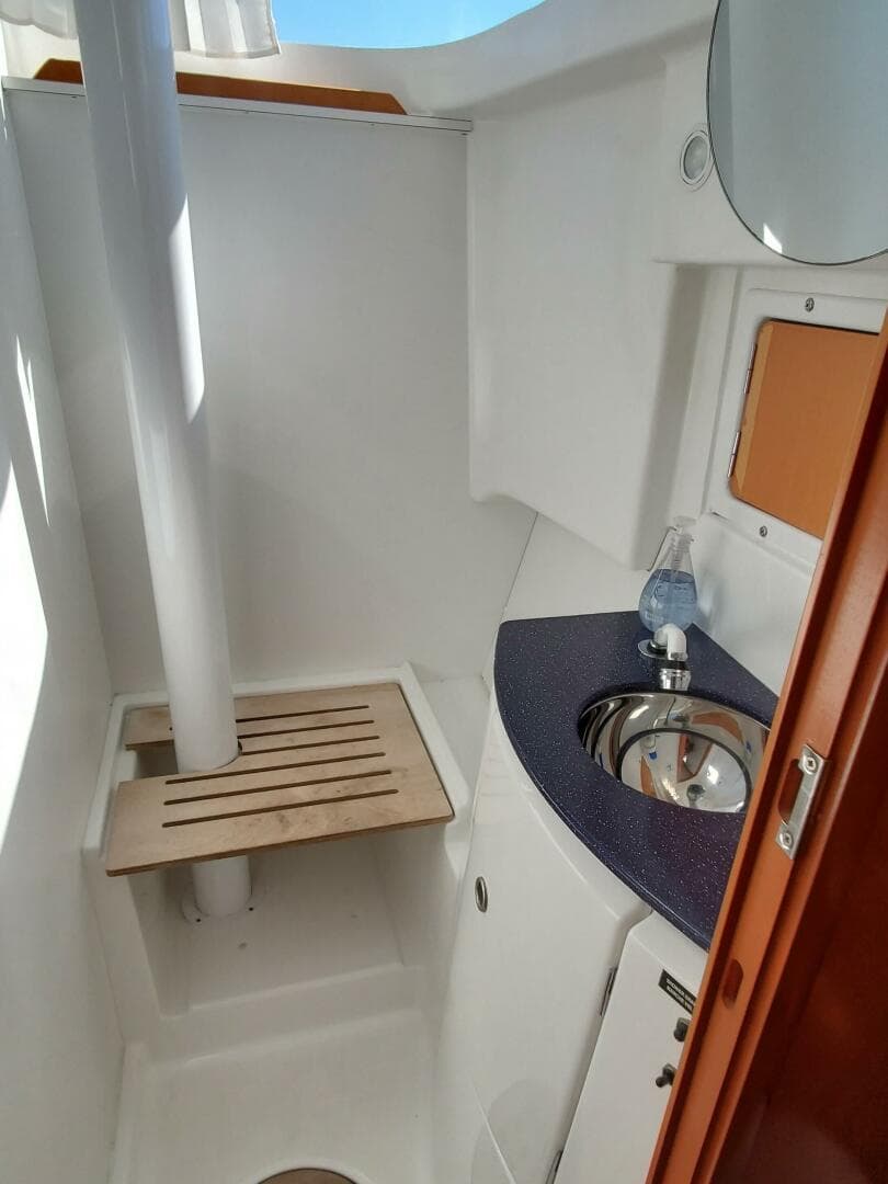 2004 Lagoon 43 Pc — photo 37